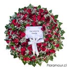 Corona de pétalos rojos
