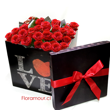 Disponible para env�os a domicilio en Vitacura: Caja de rosas cubo, deluxe con 30 Rosas