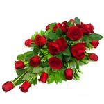 Delicado cojin de rosas. tamaño reducido elegante. 18 rosas importadas . Disponible sólo en Santiago de Chile.