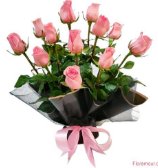 Arreglo autoestable de rosas en base humectada
Sólo Santiago.