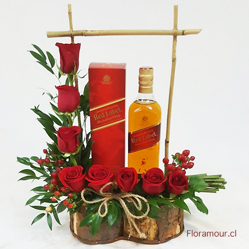 Arreglo r�stico de rosas con Whisky Johnny Walker Red Label
S�lo Santiago de Chile
Seleccione color de rosas: